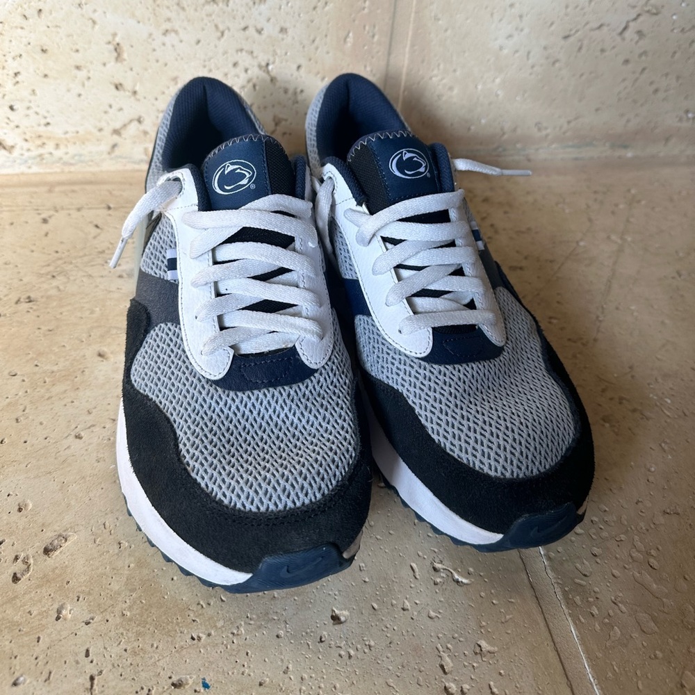 PSU NCAA Penn State Nike AirMaxes LIMITED EDITION RARE M 9.5 W 11